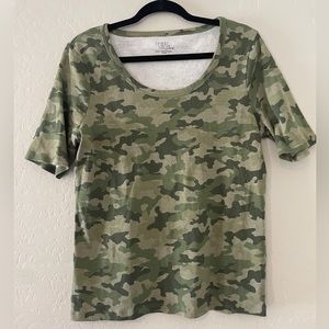 Time and tru camouflage short sleeve shirt